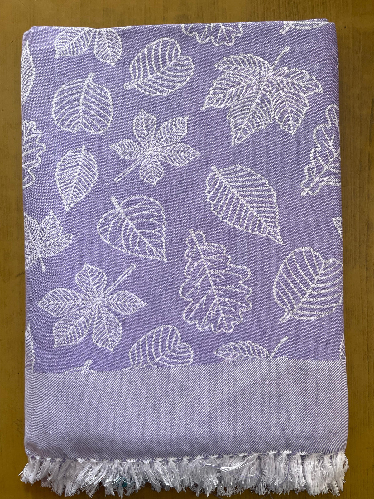 Lavender Base Leaf Print Jacquard Blankets