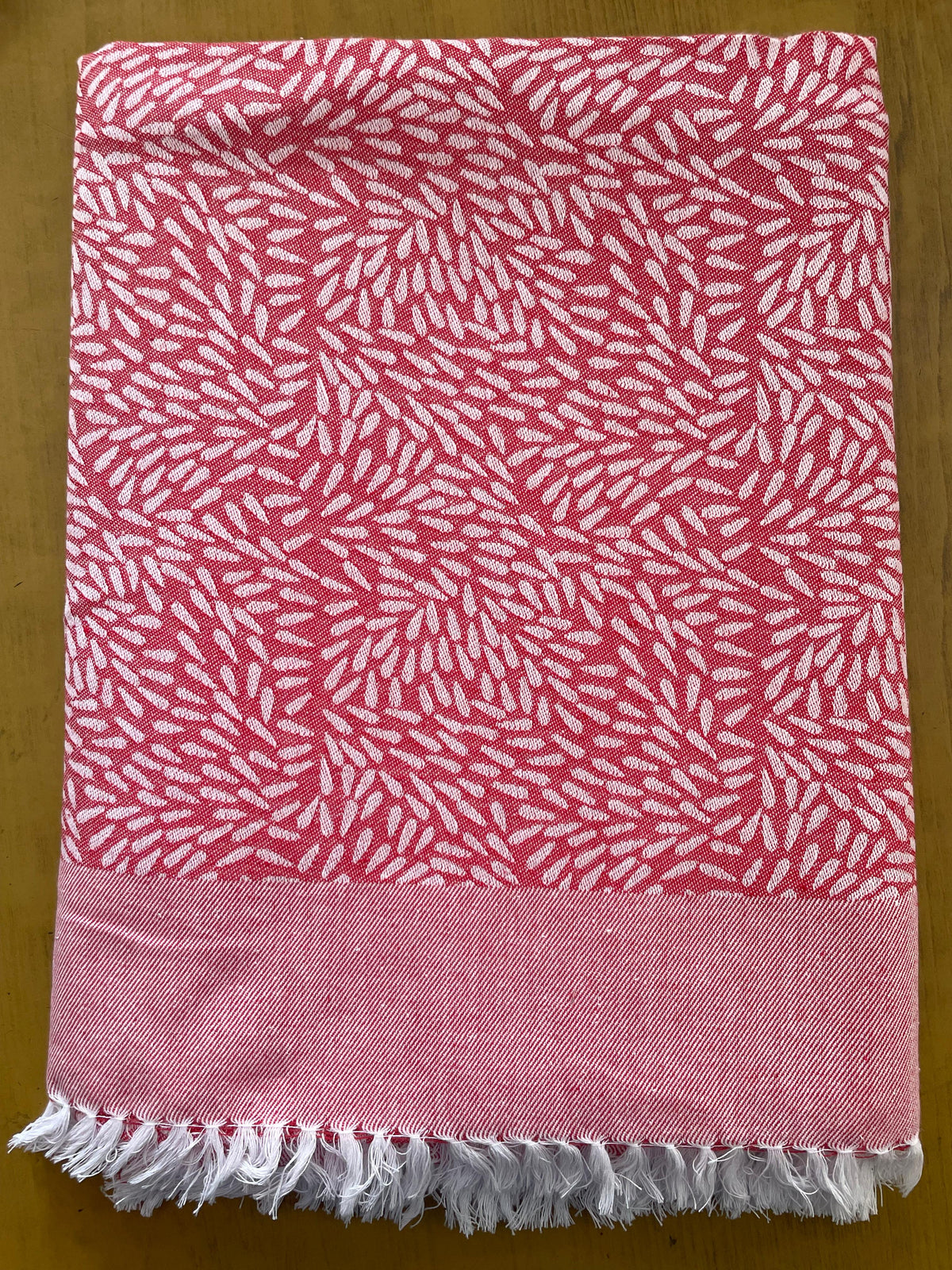 Red Base Drops Print Jacquard Blankets