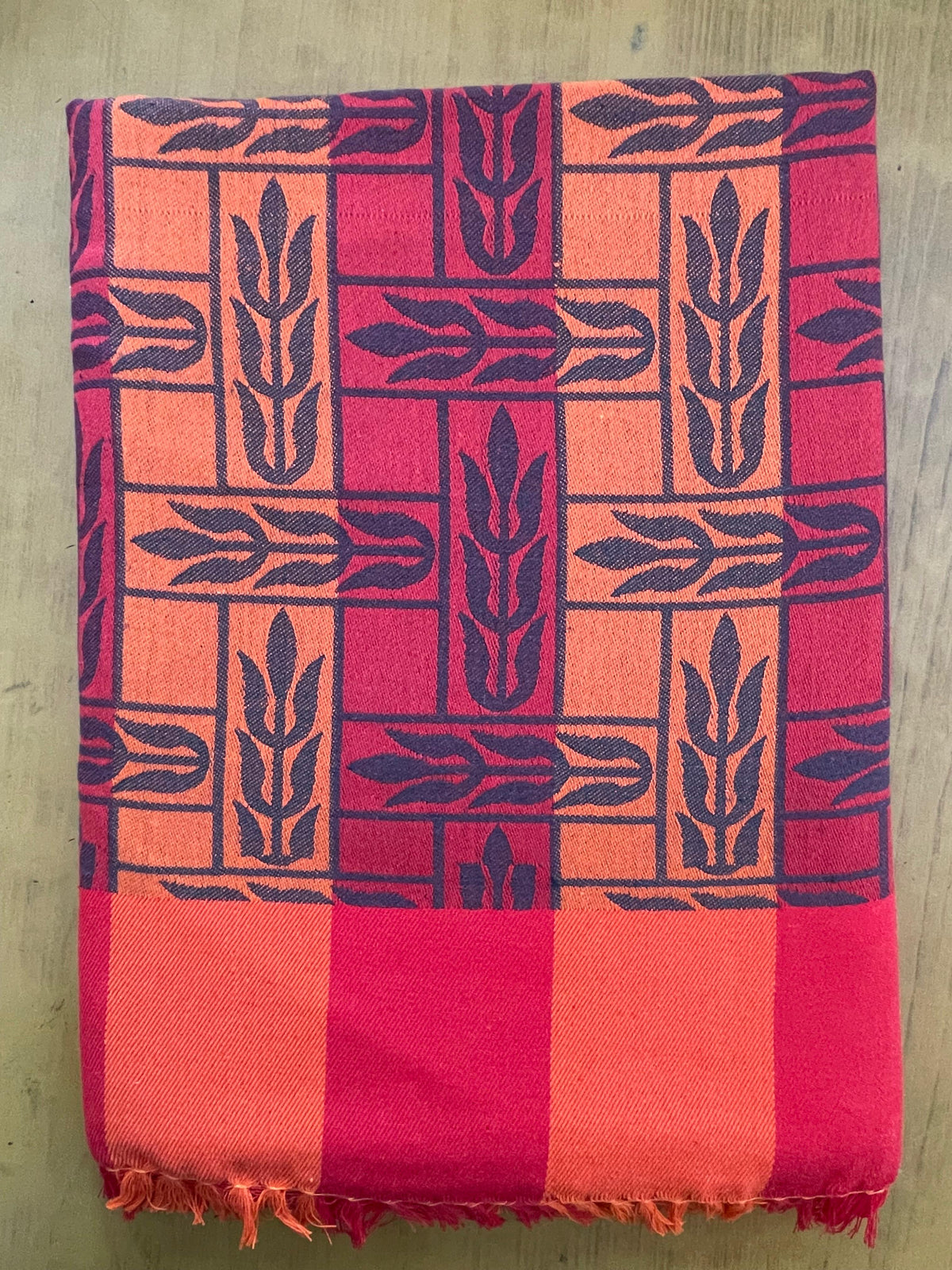Red Orange Cross Leaves Print Jacquard Blankets